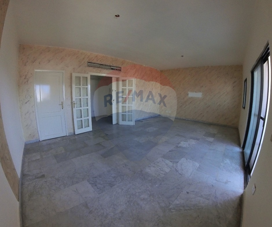 R9-2447 Apartment 137m for Sale in Metran Street – Tripoli — الصورة 3 من 10