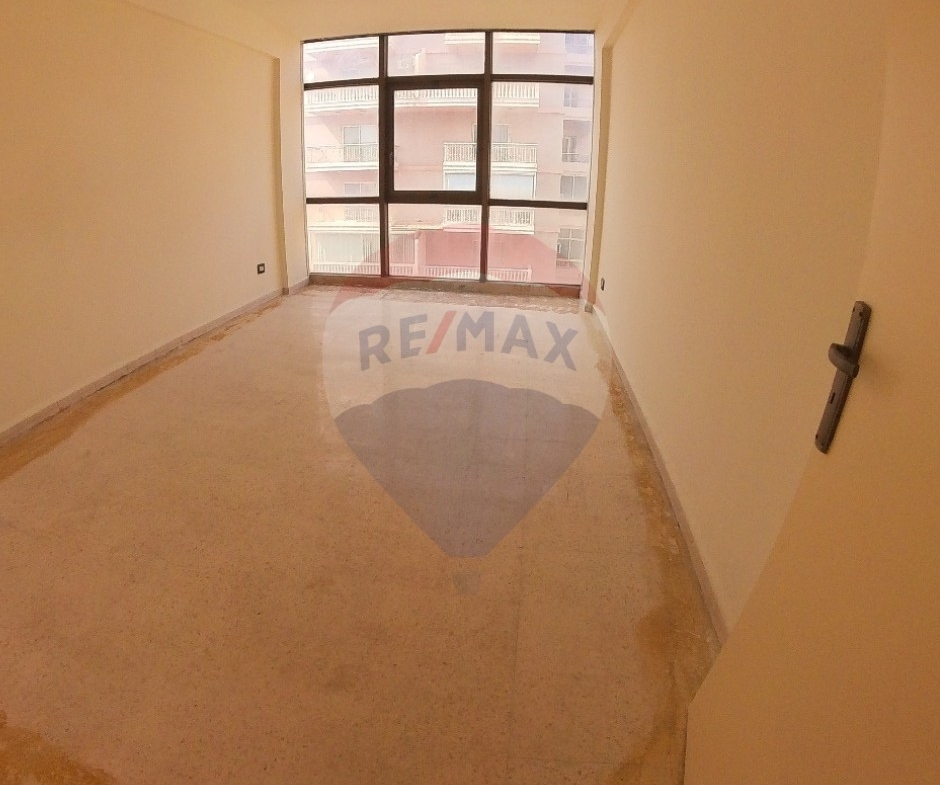 R9-2514 Office for Rent in Masaref Street – Tripoli — Photo 2 of 6