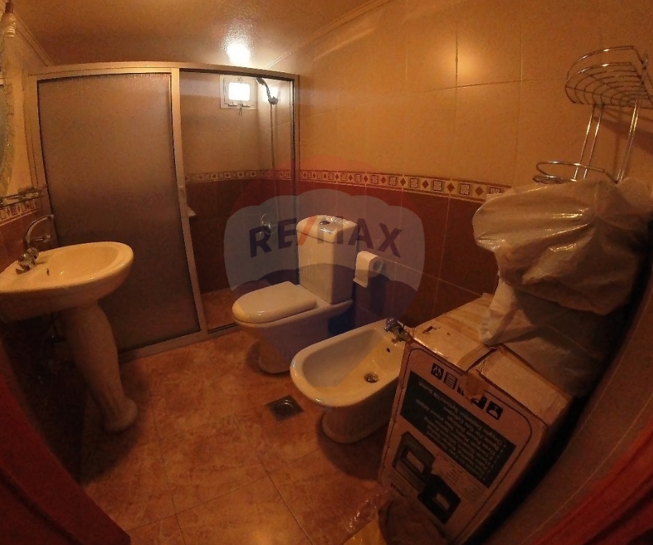 R9-2448 Apartment 220m for Sale in Corniche El Mina – Tripoli — Photo 4 of 12