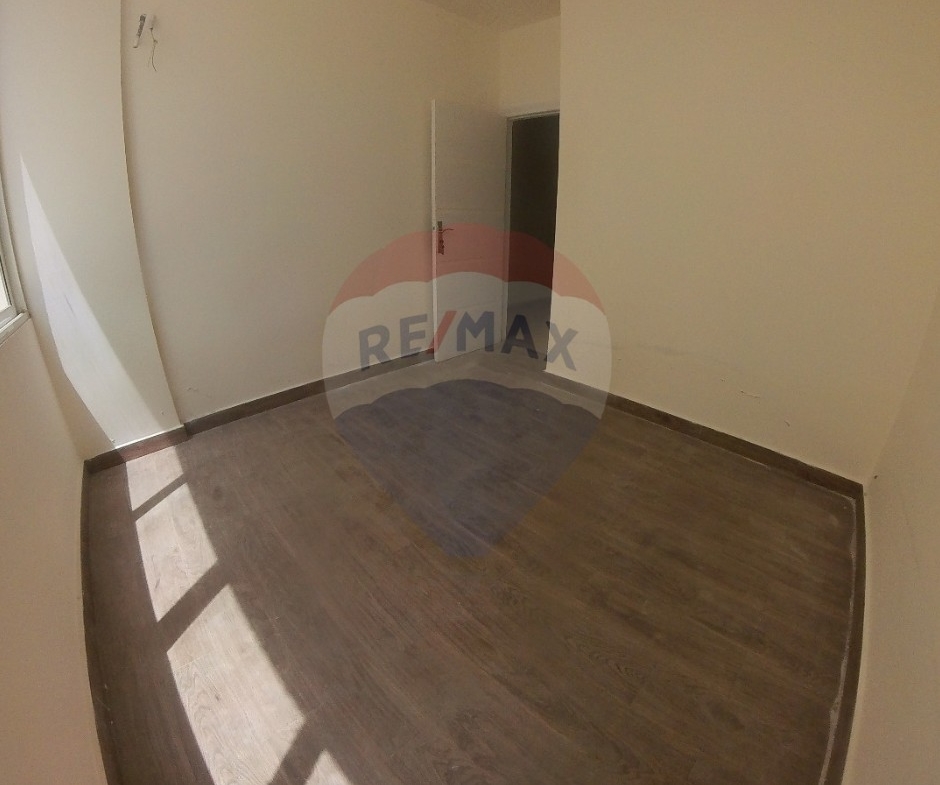 R9-2449 Apartment 145m for Sale in Mitein Street – Tripoli — الصورة 4 من 6