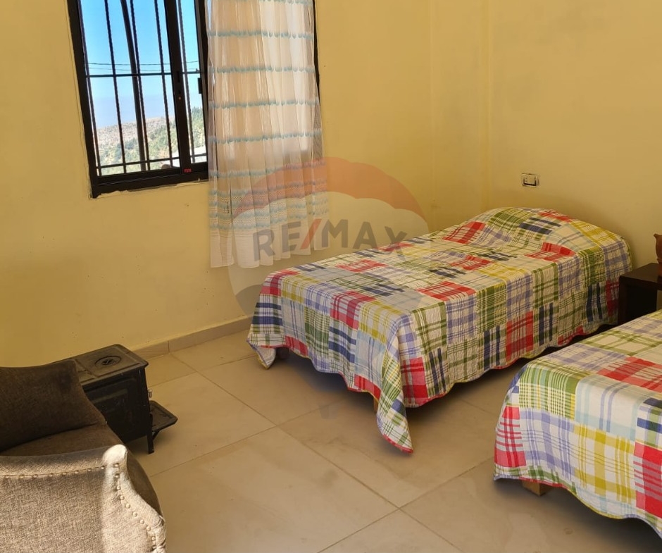 R9-2511 Small Building for Sale in Danniyeh – Jerd Njass — Photo 3 of 5