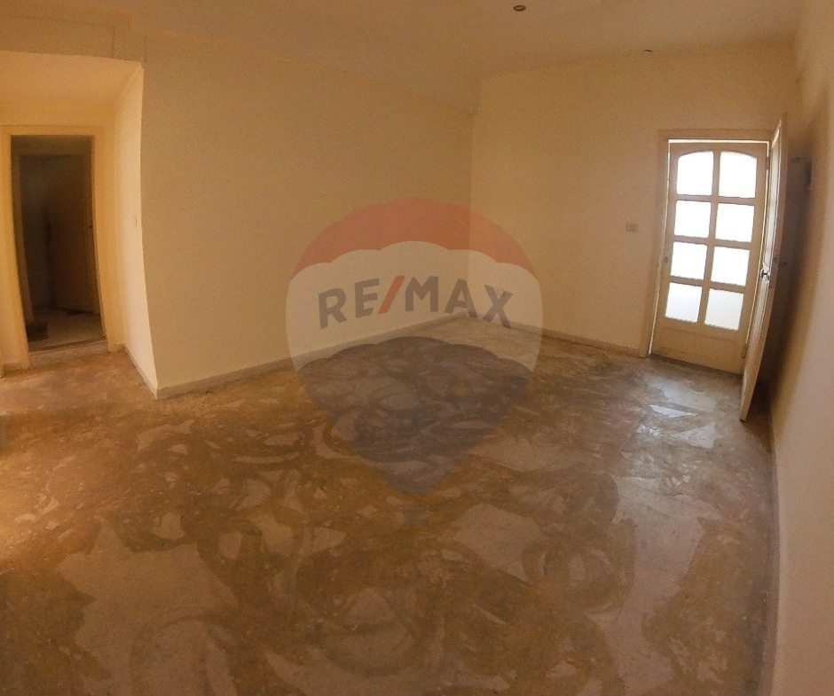 R9-2514 Office for Rent in Masaref Street – Tripoli — Photo 3 of 6