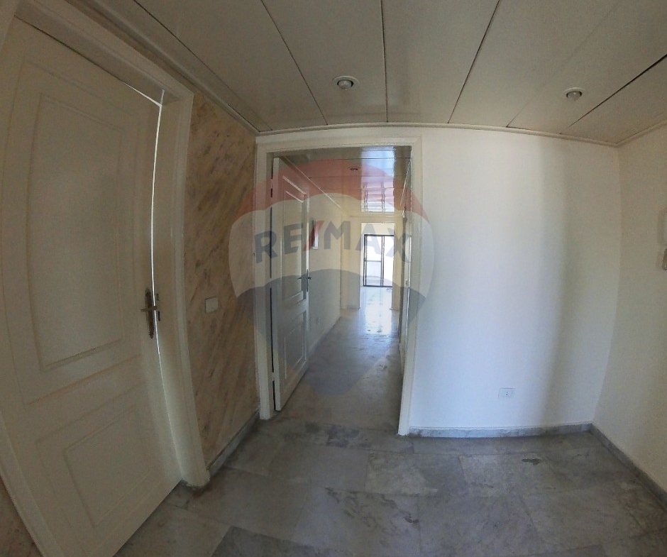 R9-2447 Apartment 137m for Sale in Metran Street – Tripoli — الصورة 5 من 10
