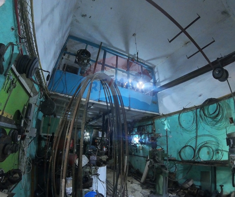 R9-2456 Two Connected Shops 65m for Sale in Zahrieh – Tripoli — Photo 2 of 4