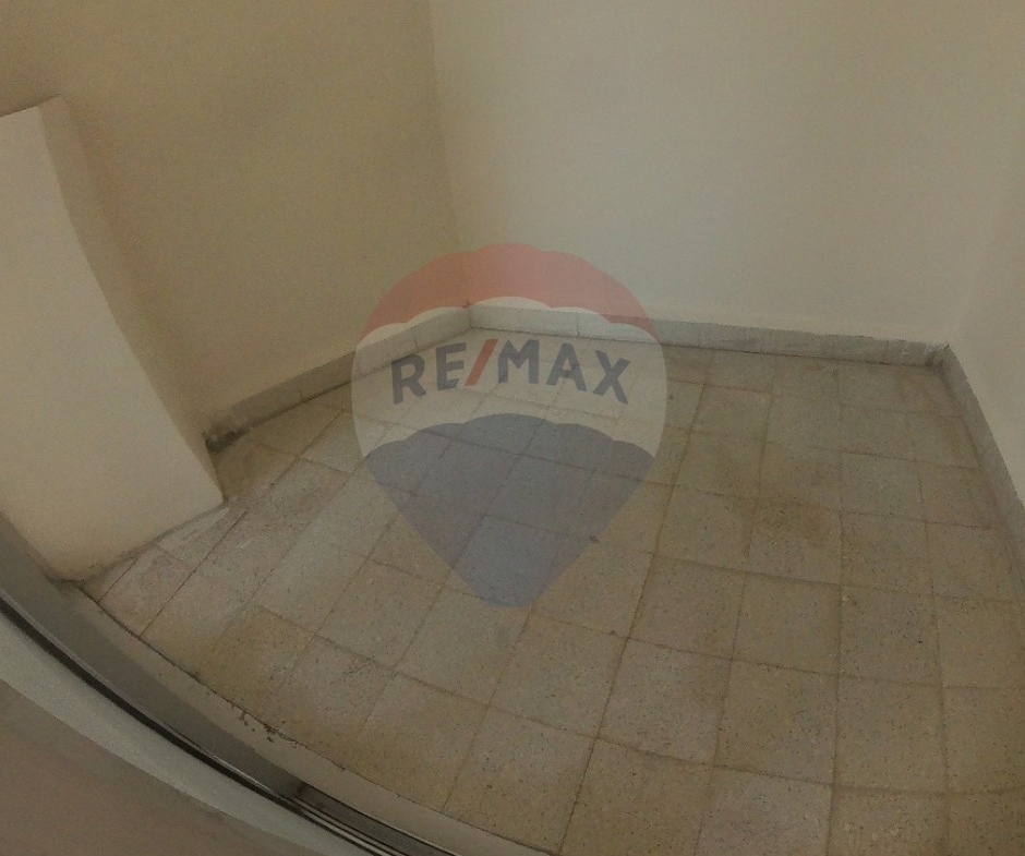 R9-2542 Apartment 250m for sale in Jemayzet - Tripoli — الصورة 10 من 11