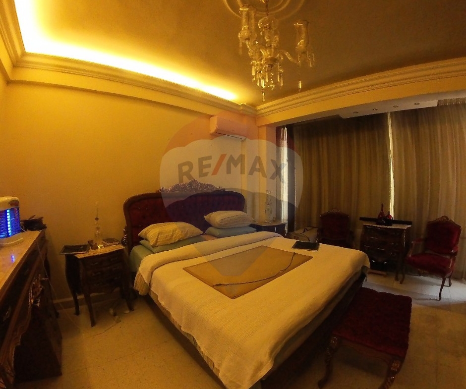 R9-2555 Apartment 275m for Sale in Mina – Port Said Street — الصورة 2 من 10