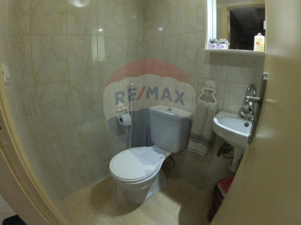 R9-2556 Apartment 135m for Sale in Corniche El Mina – Tripoli — Photo 2 of 11
