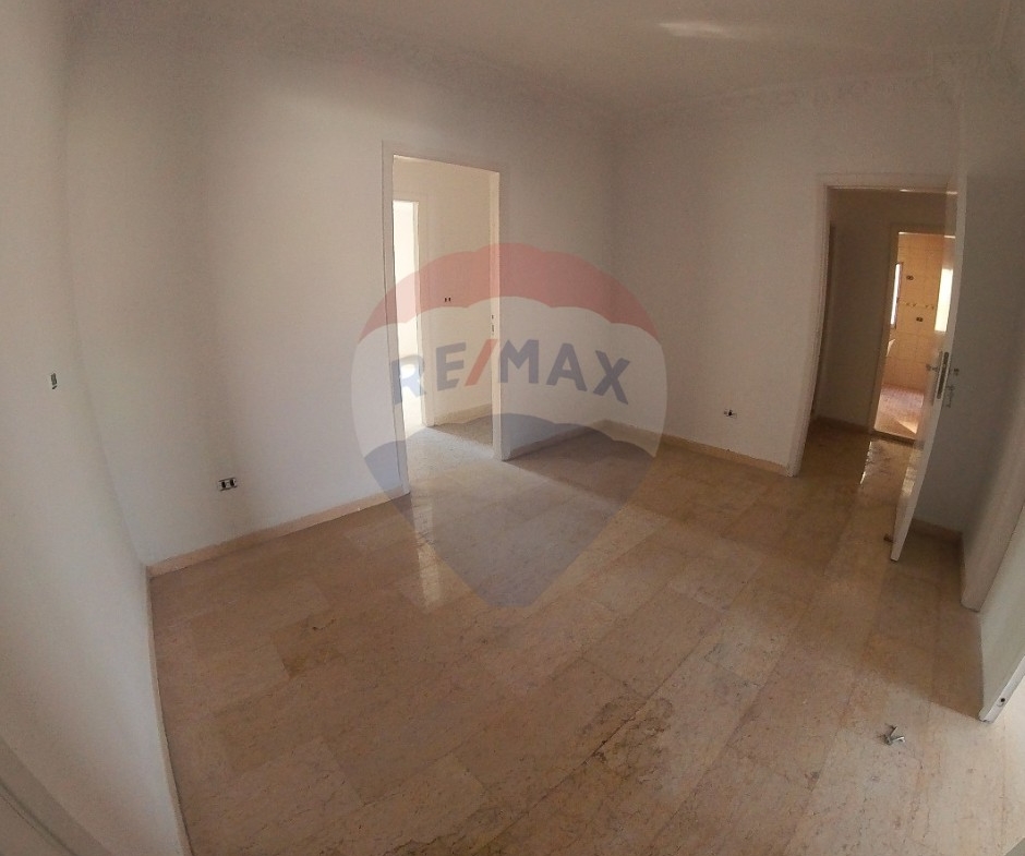 R9-2574 Apartment 225m for Sale in Rahbat Street - Tripoli — الصورة 2 من 8