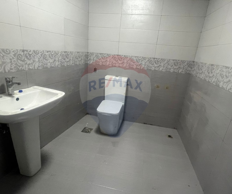 R9-2535 Warehouse for Rent in Metran Street – Tripoli — الصورة 3 من 8