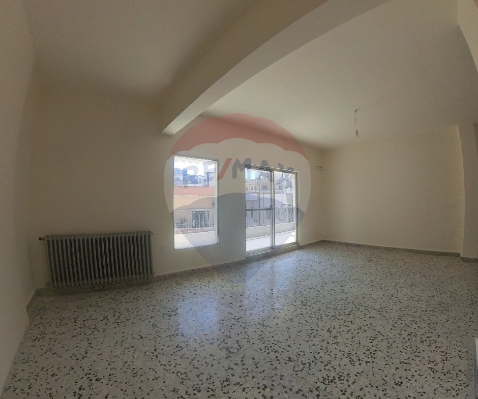 R9-2542 Apartment 250m for sale in Jemayzet - Tripoli — الصورة 3 من 11