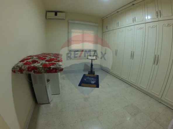 R9-2556 Apartment 135m for Sale in Corniche El Mina – Tripoli — Photo 3 of 11