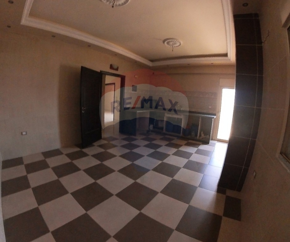R9-2569 Villa for Sale in Btouratij – Koura — الصورة 3 من 21