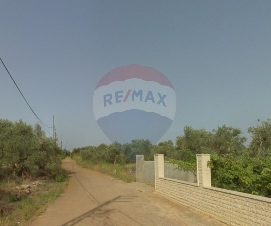 R9-2576 Land 2108m for Sale in Kfarkahel - Koura — الصورة 2 من 3