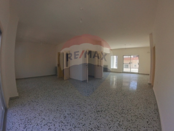 R9-2542 Apartment 250m for sale in Jemayzet - Tripoli — الصورة 4 من 11