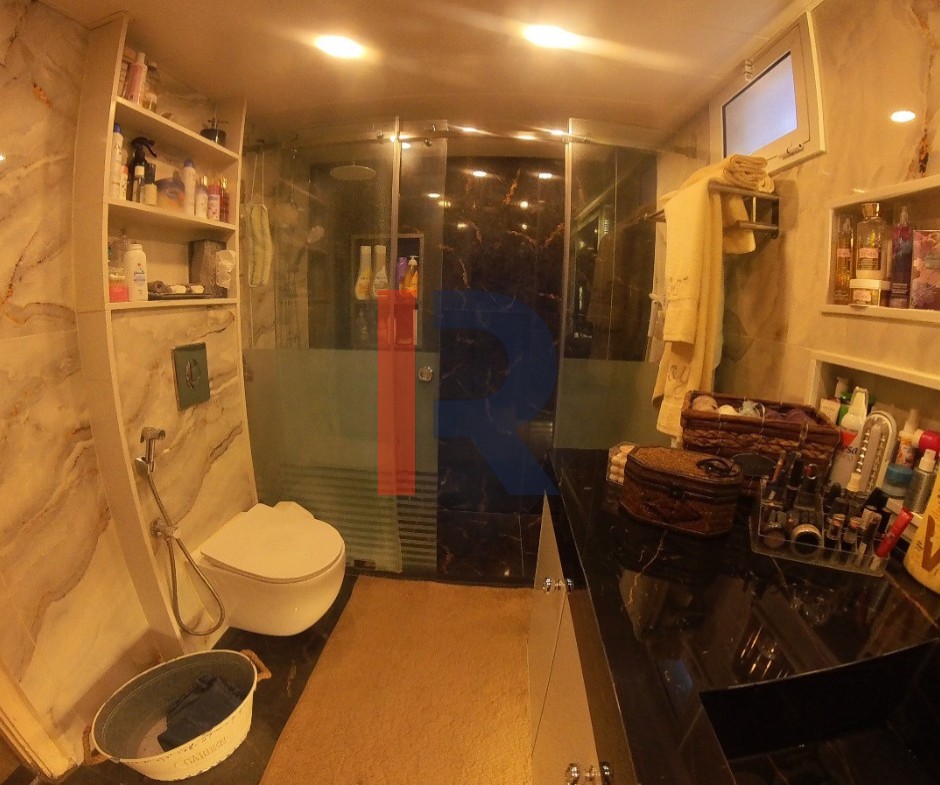 R9-2555 Apartment 275m for Sale in Mina – Port Said Street — الصورة 4 من 10