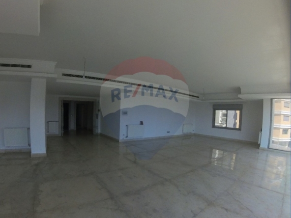 R9-2520 Spacious Apartment 375m for Rent in Maarad Ring – Tripoli — الصورة 5 من 12