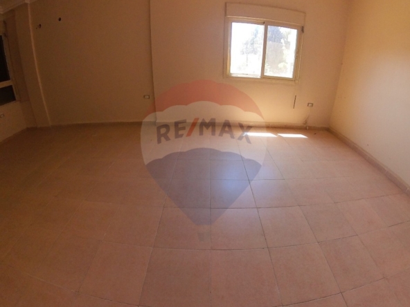 R9-2569 Villa for Sale in Btouratij – Koura — الصورة 5 من 21