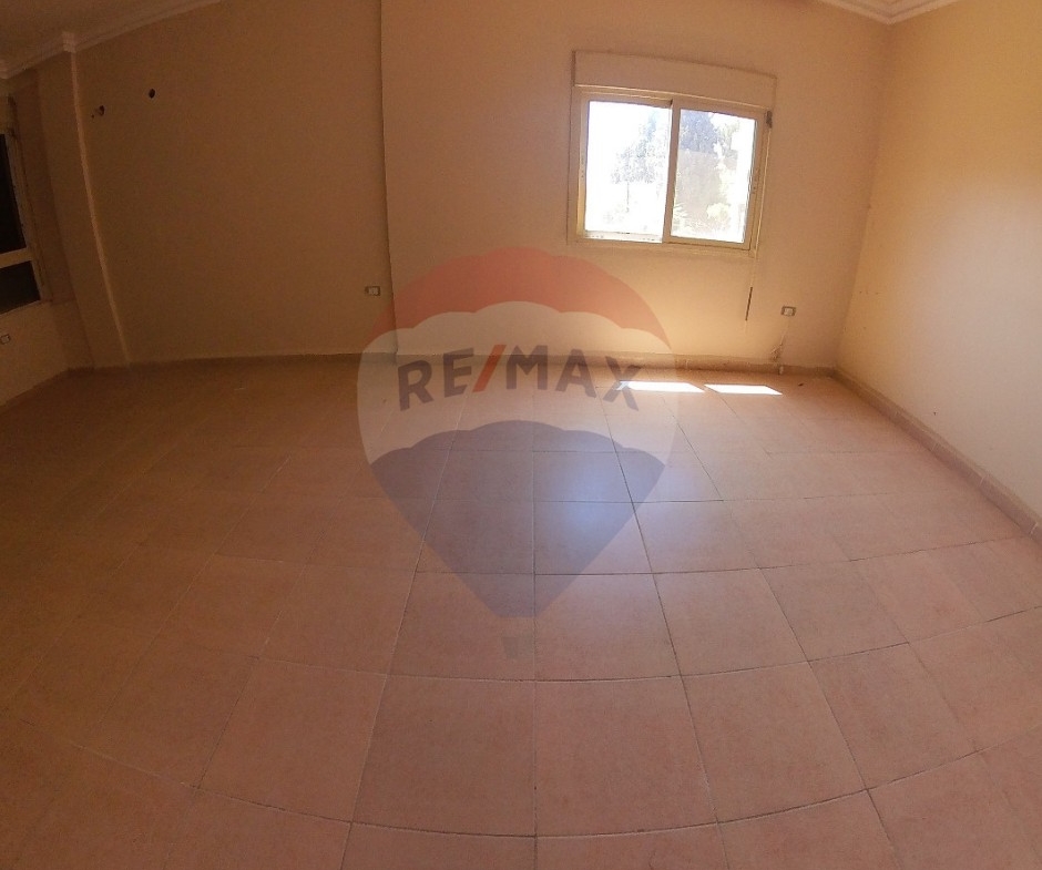 R9-2569 Villa for Sale in Btouratij – Koura — الصورة 5 من 21
