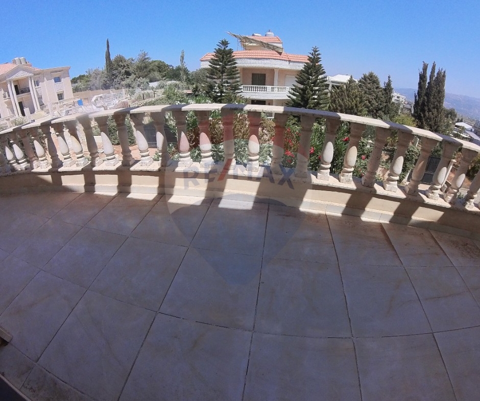 R9-2569 Villa for Sale in Btouratij – Koura — الصورة 6 من 21