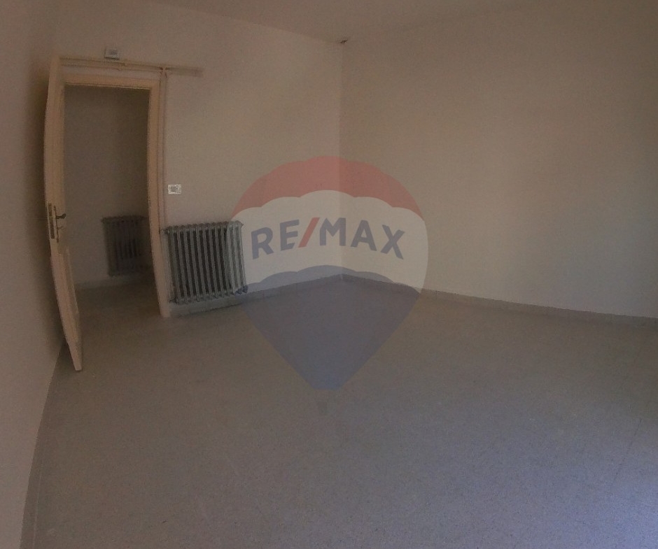 R9-2542 Apartment 250m for sale in Jemayzet - Tripoli — الصورة 9 من 11