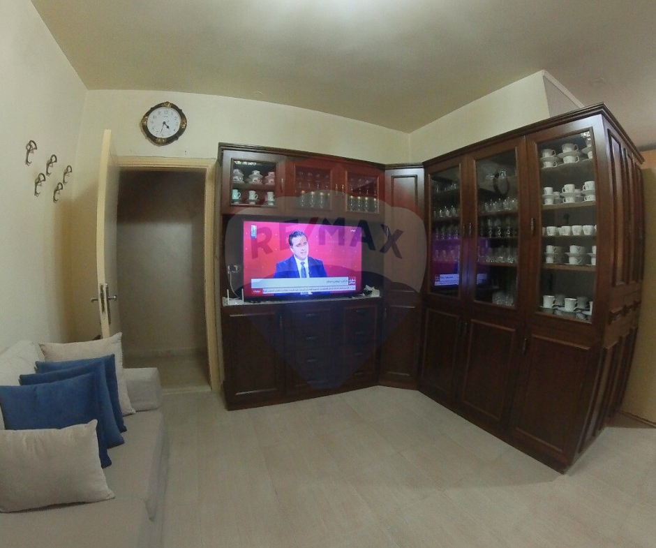 R9-2556 Apartment 135m for Sale in Corniche El Mina – Tripoli — Photo 9 of 11