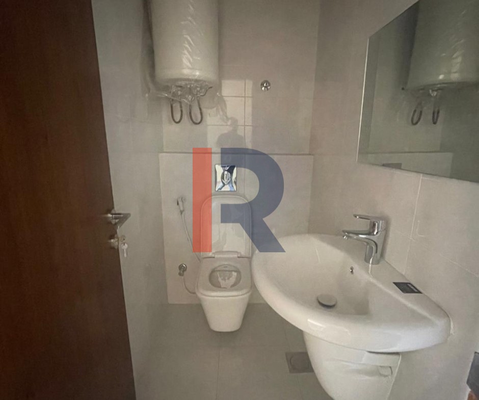 R9-2688 مكتب للإيجار في ضم وفرز – طرابلس Office for Rent in Dam w Farez Tripoli (70 m²، الطابق الأول) — الصورة 2 من 5