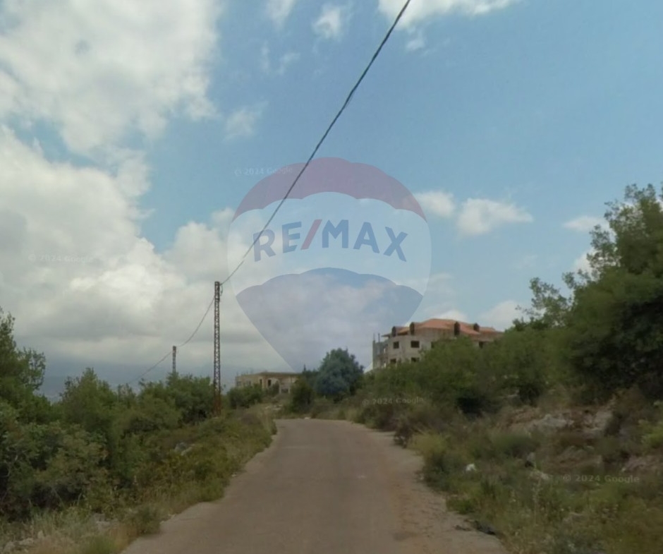R9-2596 Land for Sale in Nakhleh, Koura — الصورة 2 من 4