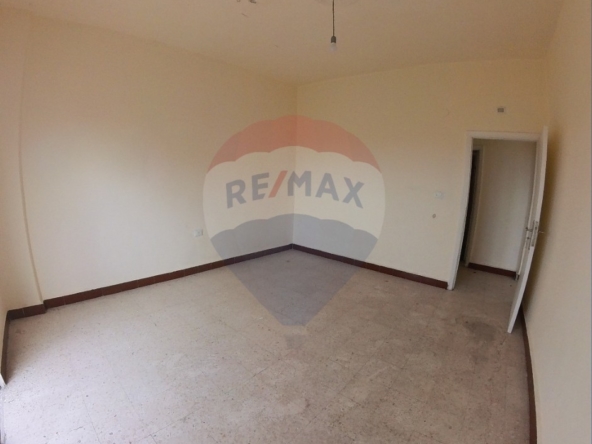 R9-2581 Apartment 200m for Sale in Zahriyeh – Tripoli — الصورة 2 من 7
