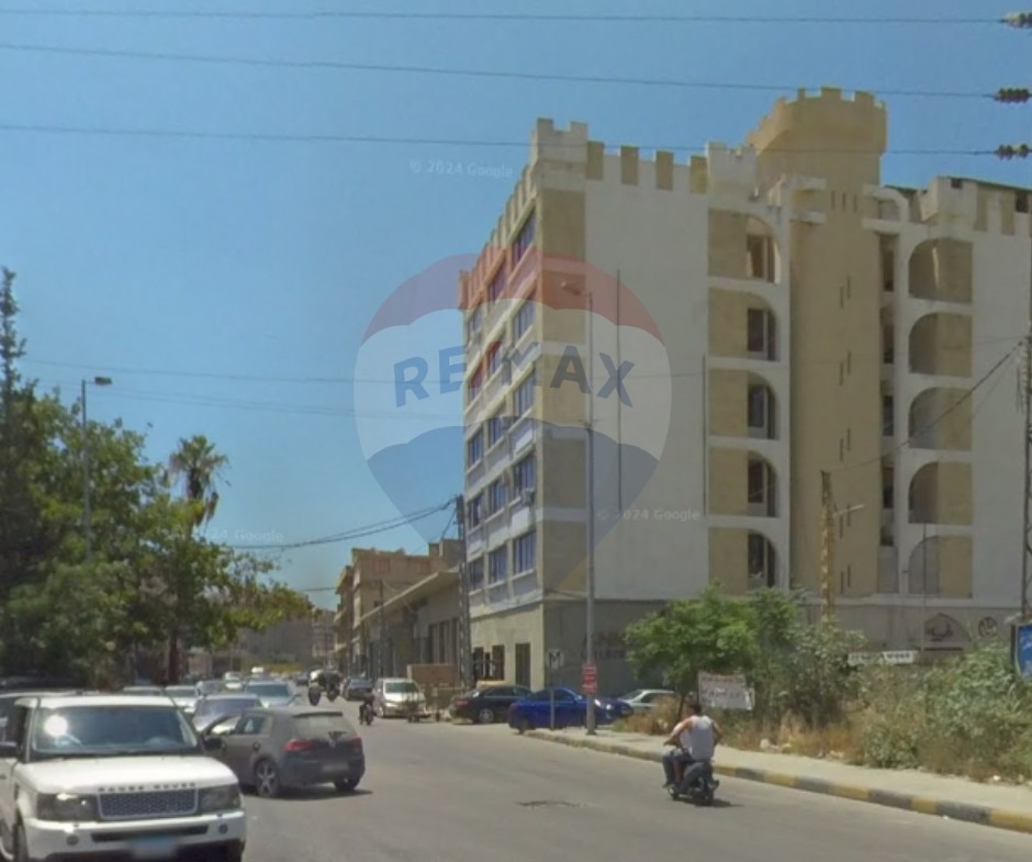 R9-2642 Two Shops for Rent – Corniche El Mina, Tripoli — الصورة 2 من 3
