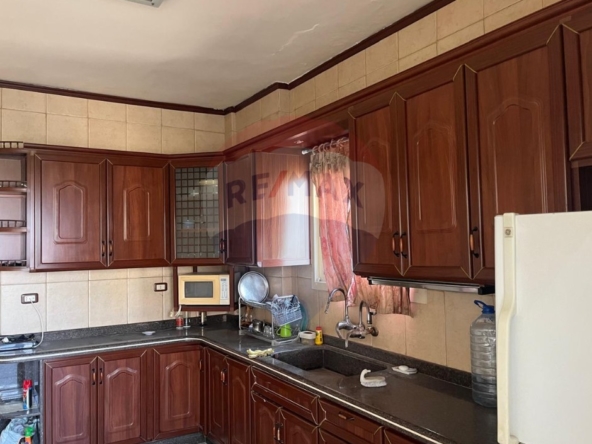 R9-2665 Apartment for Sale in Boulevard Zahriye Tripoli – 280 m² — Photo 2 of 9