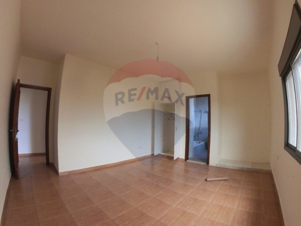 R9-2580 Apartment 250m for Rent in Dam Wel Farez – Tripoli (Zone D) — الصورة 3 من 8