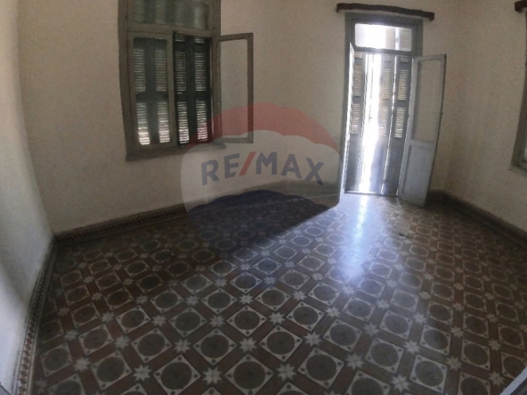R9-2613 Apartment for Sale in Azmi, Tripoli – 172 Square Meters — الصورة 3 من 7