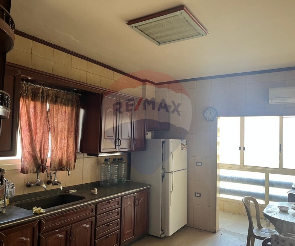 R9-2665 Apartment for Sale in Boulevard Zahriye Tripoli – 280 m² — Photo 3 of 9