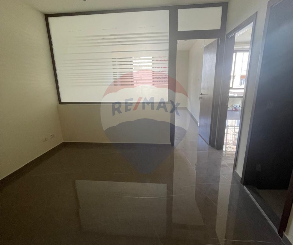 R9-2688 مكتب للإيجار في ضم وفرز – طرابلس Office for Rent in Dam w Farez Tripoli (70 m²، الطابق الأول) — الصورة 3 من 5
