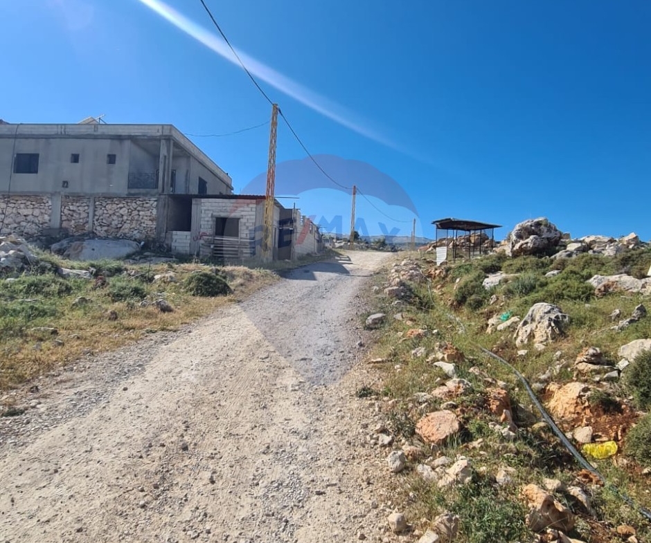 R9-2636 Land for Sale in Izal Danniyeh – 986 m²أرض للبيع في إيزال الضنية – 986 متر مربع — الصورة 4 من 4