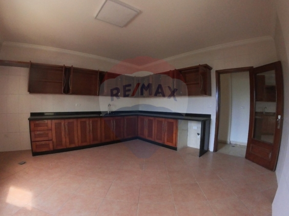 R9-2580 Apartment 250m for Rent in Dam Wel Farez – Tripoli (Zone D) — الصورة 5 من 8