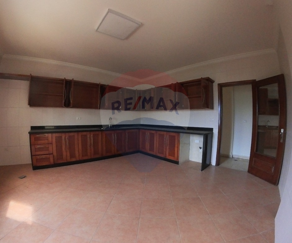 R9-2580 Apartment 250m for Rent in Dam Wel Farez – Tripoli (Zone D) — الصورة 5 من 8