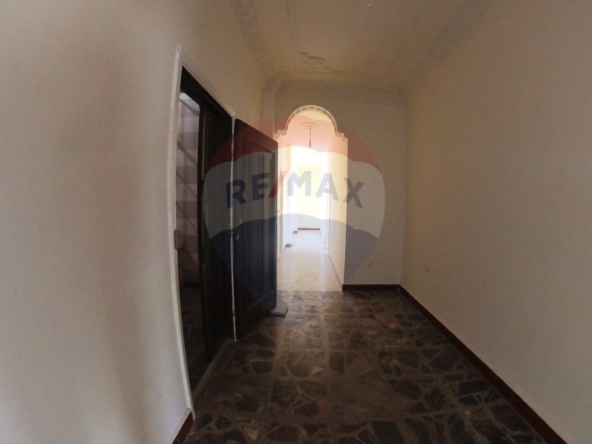 R9-2581 Apartment 200m for Sale in Zahriyeh – Tripoli — الصورة 5 من 7