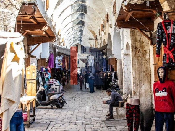 Photo 1 of 7