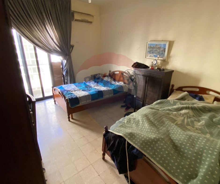 R9-2708 Central Apartment for Sale in Azmi Street – Tripoli — الصورة 1 من 8