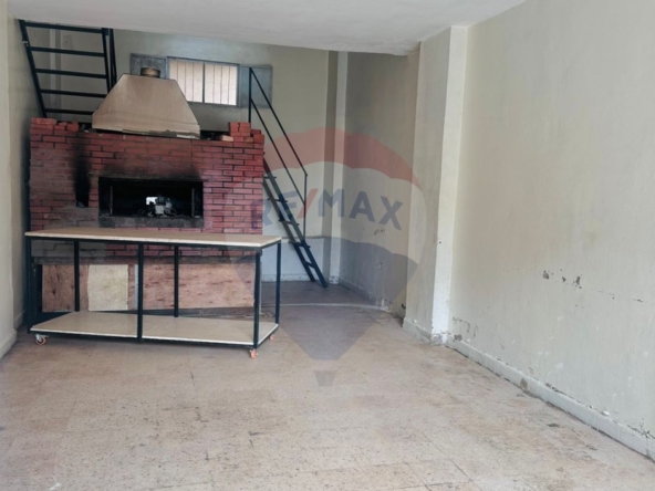 R9-2775 Smart Investment: 30m² Commercial Shop in Bahsas — Photo 4 of 5