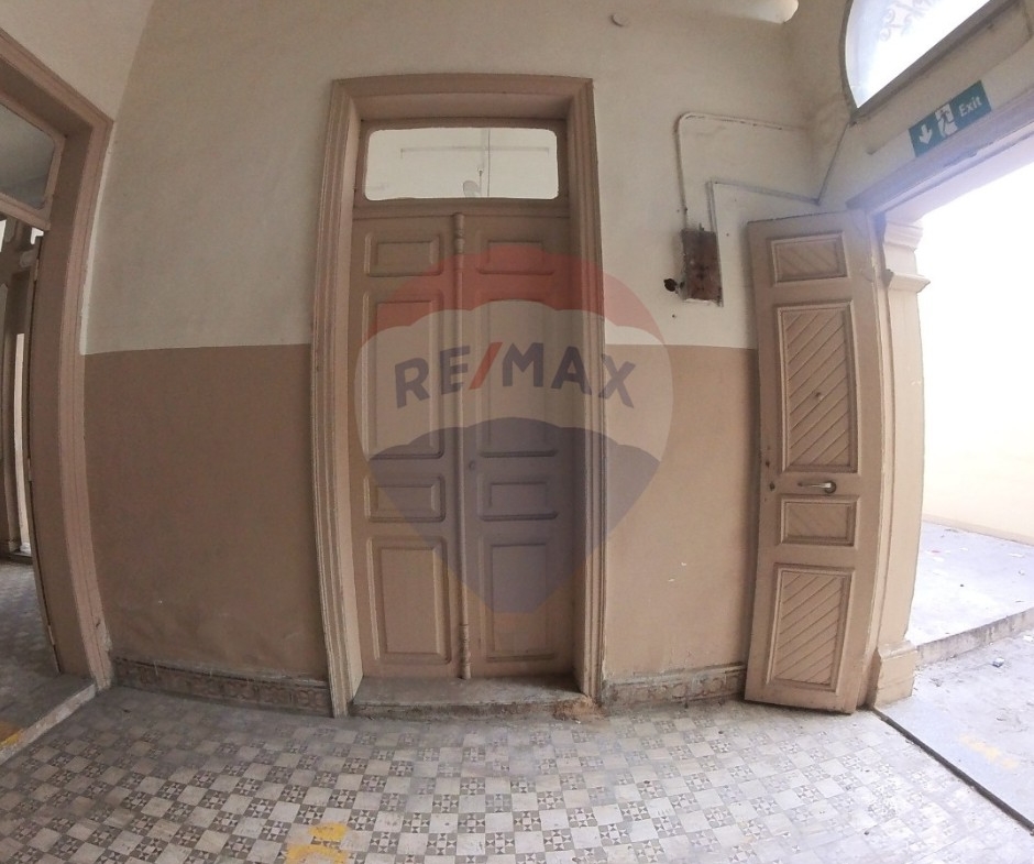 R9-2828 Old Building for Sale Near Tripoli Castle – 840 m² — الصورة 10 من 13