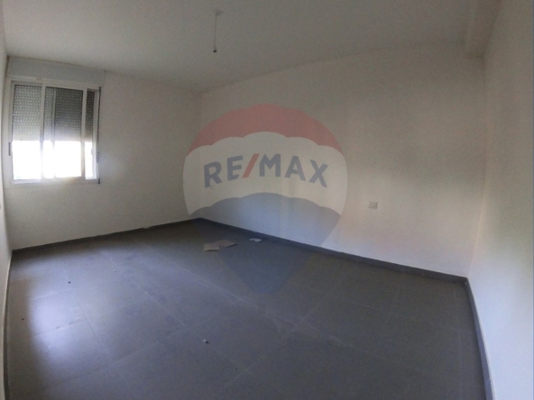 R9-2714 First-Floor Apartment For Sale in Qalamoun Tripoli — الصورة 2 من 11
