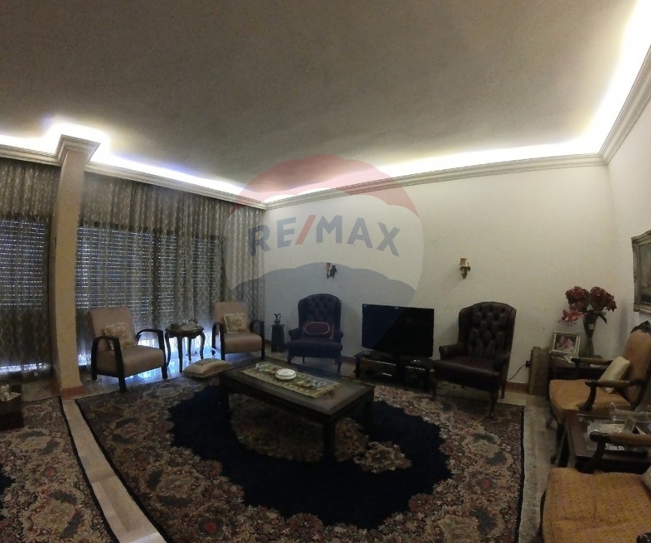 R9-2737 Spacious Apartment For Sale in Mina road - Tripoli — Photo 11 of 15