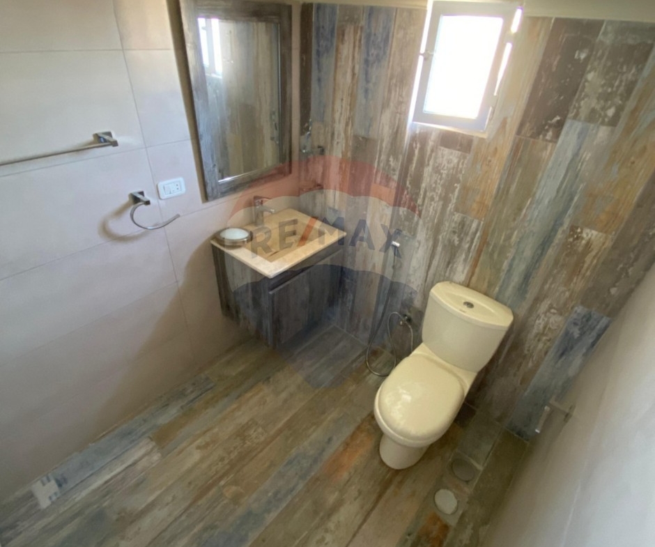 R9-2784 Live Above It All – Spacious Apartment For Sale in Abou Samra Tripoli — الصورة 11 من 12