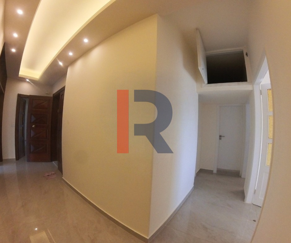 R9-2829 Luxury Apartment for Sale in Nadim El Jisr – 300 m² — Photo 11 of 13