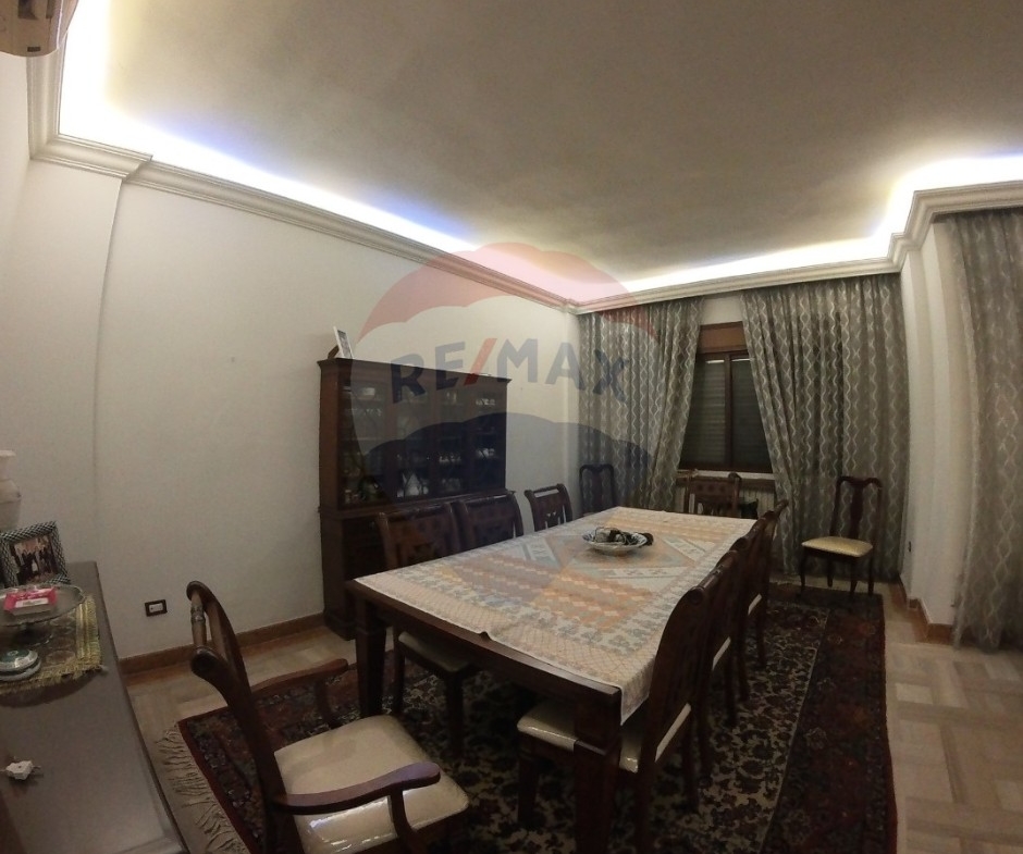R9-2737 Spacious Apartment For Sale in Mina road - Tripoli — Photo 12 of 15