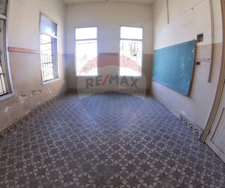 R9-2828 Old Building for Sale Near Tripoli Castle – 840 m² — الصورة 2 من 13