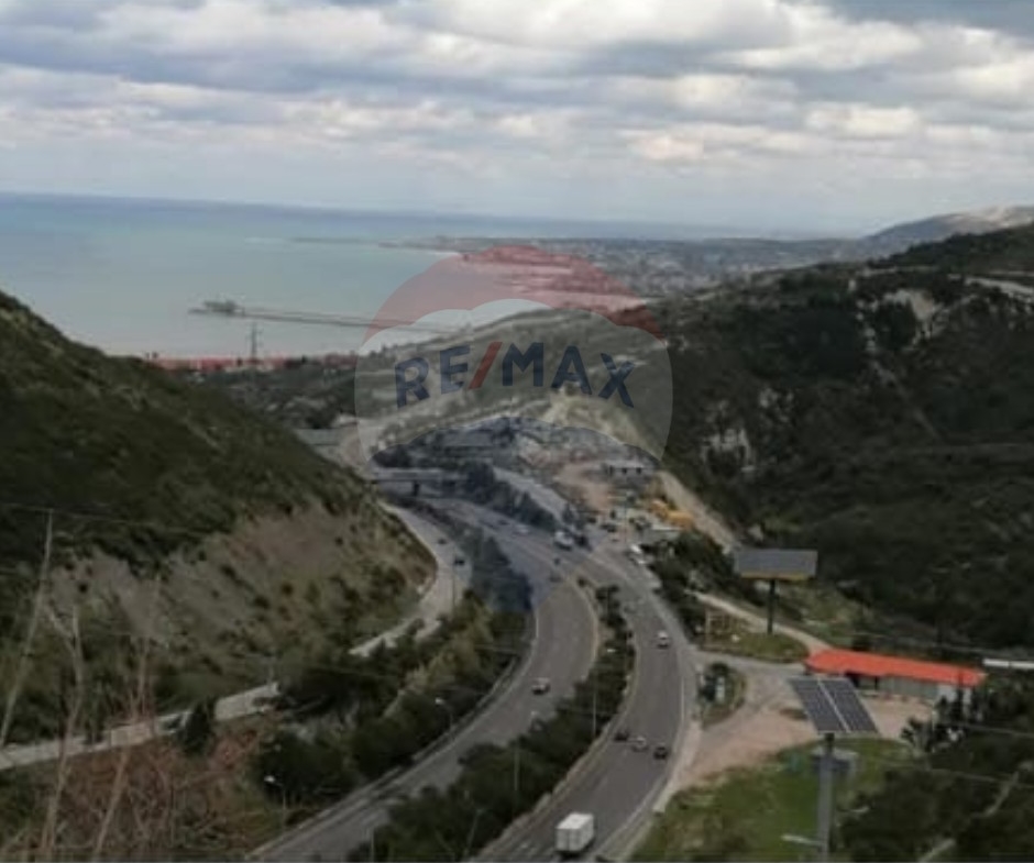 R9-2718 Land for Sale on Batroun’s Highway — الصورة 2 من 2