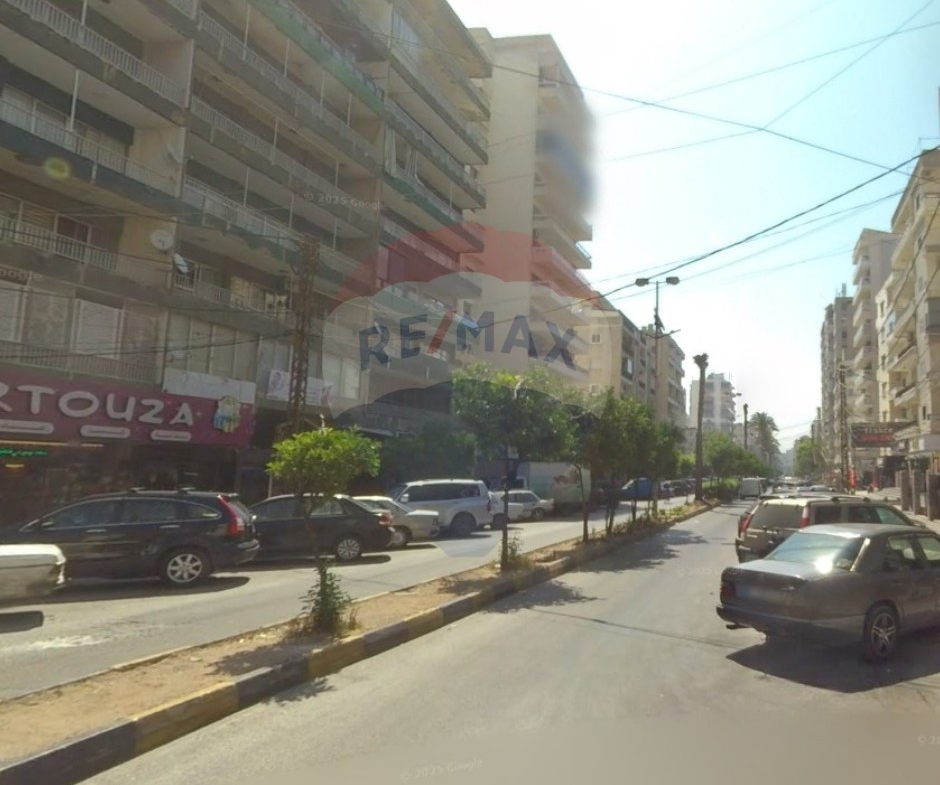 R9-2733 Prime Commercial Shop on Port Said Street – 2 Floors, 3 Facades — الصورة 2 من 3